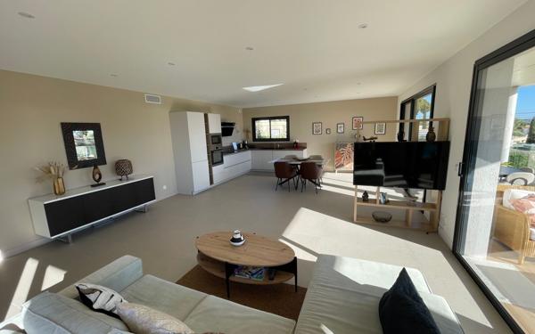 Appartement à vendre    5 pièces • 122 m2 Bandol