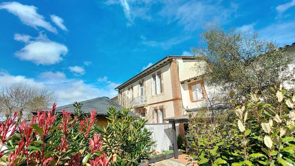A VENDRE - Belle maison Toulousaine divisée en deux appartements
