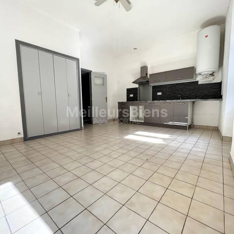 Appartement 40 m2 avec cave, proche commerces