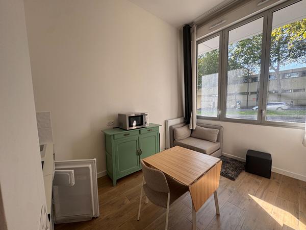 EXCLUSIF - Grand studio DUPLEX (chambre en mezzanine)
