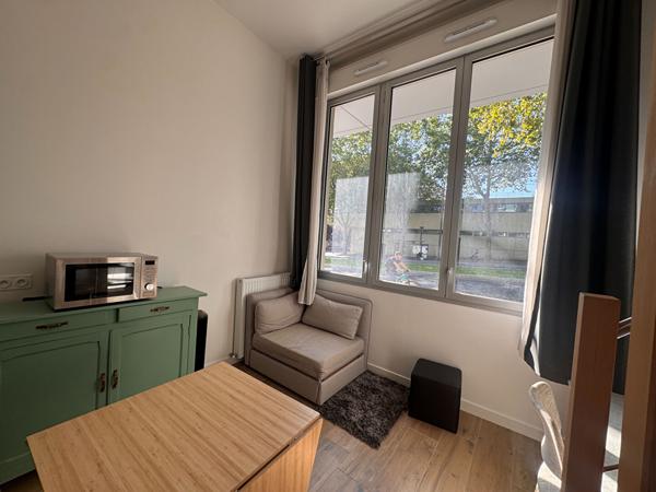 EXCLUSIF - Grand studio DUPLEX (chambre en mezzanine)