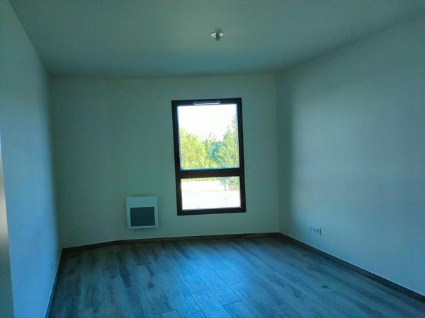 APPARTEMENT T4 91,63M² VIGNIERES AVEC TERRASSE ET PARKING