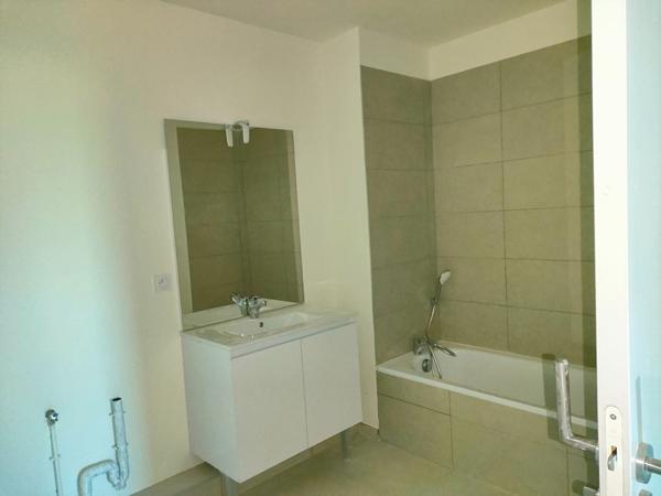 APPARTEMENT T4 91,63M² VIGNIERES AVEC TERRASSE ET PARKING
