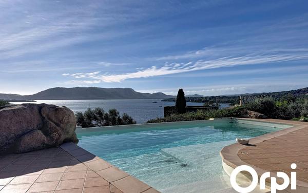 Maison à vendre    5 pièces •  Porto-Vecchio