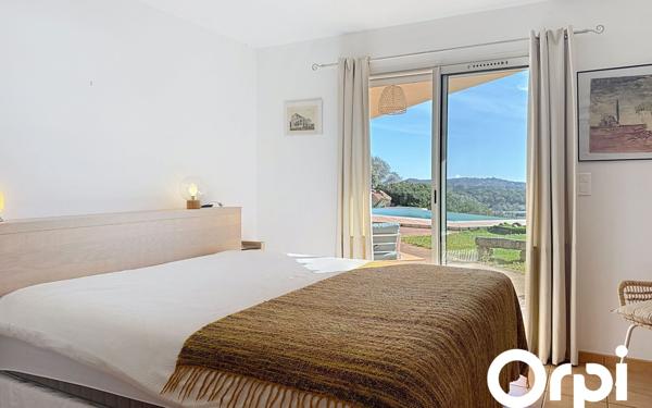 Maison à vendre    5 pièces •  Porto-Vecchio