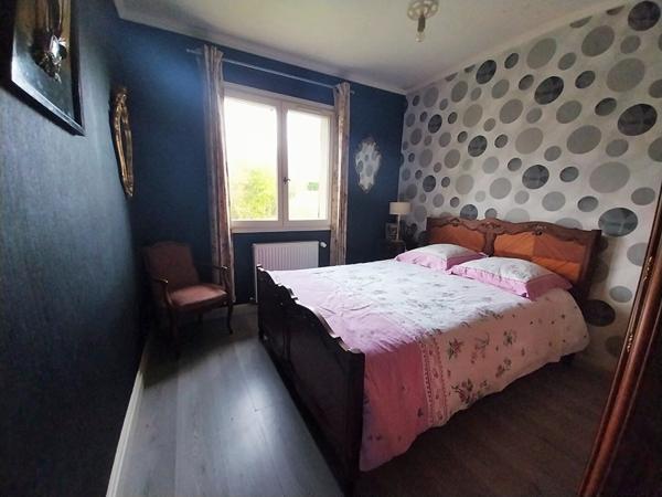 Joli plain-pied surélevé au coeur d'un charmant village