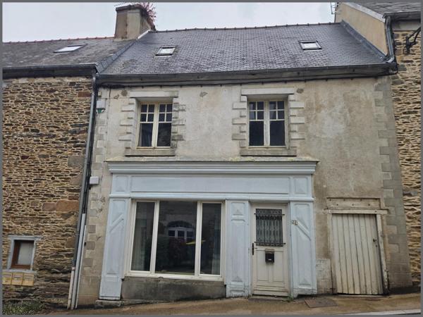 Maison à LA ROCHE-DERRIEN, 22450 - 4 pièces 100m²