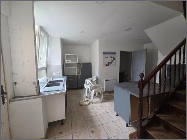 Maison à LA ROCHE-DERRIEN, 22450 - 4 pièces 100m²
