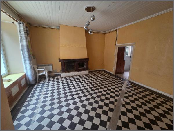 Maison à LA ROCHE-DERRIEN, 22450 - 4 pièces 100m²