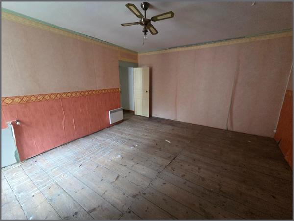 Maison à LA ROCHE-DERRIEN, 22450 - 4 pièces 100m²