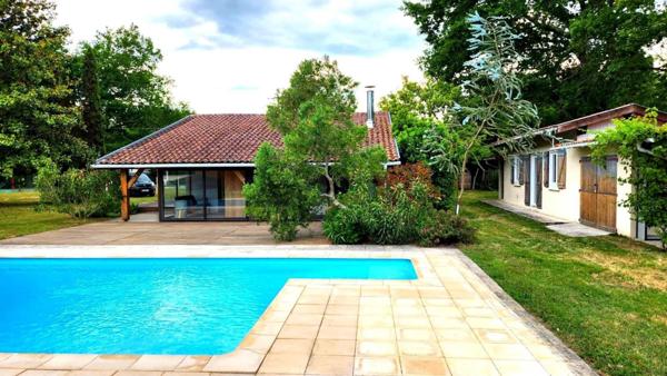 Propriété landaise rénovée avec dépendances