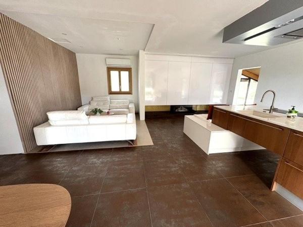 Propriété landaise rénovée avec dépendances