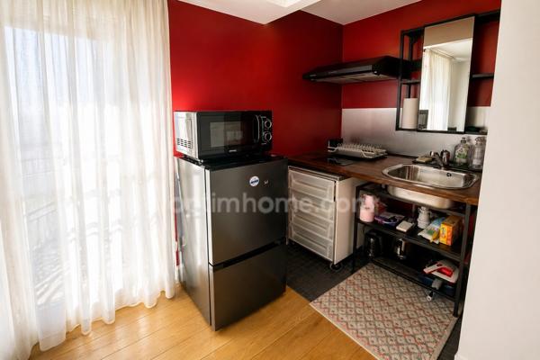 PARIS 9ème – RUE DU FAUBOURG MONTMARTRE – STUDIO RÉNOVÉ – CALME ABSOLU