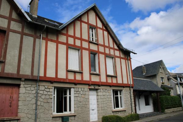 Maison bourgeoise RIOM-ES-MONTAGNES Riom es Montagnes (15400)