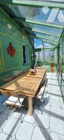 VIC-FEZENSAC maison de ville à jardin et piscine