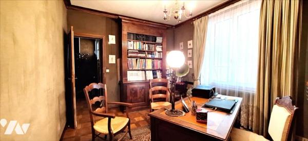 VIC-FEZENSAC maison de ville à jardin et piscine