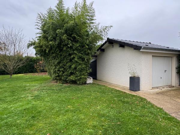 VILLA SUR PARC ARBORÉ AVEC PISCINE