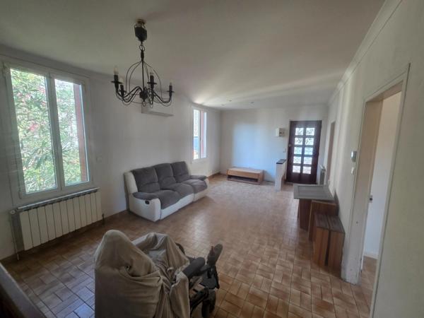 SAINT MARTIN DE VALGALGUES (30) idéal investisseur maison mitoyennes 91m² environ sur une parcelle de 175m² en centre ville.