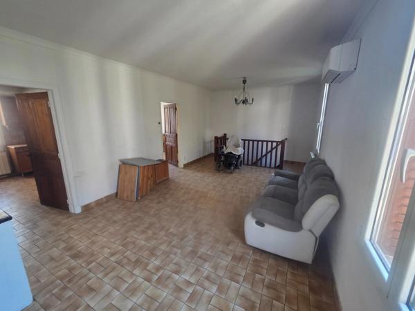 SAINT MARTIN DE VALGALGUES (30) idéal investisseur maison mitoyennes 91m² environ sur une parcelle de 175m² en centre ville.