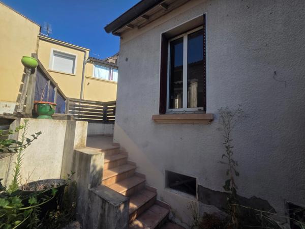 SAINT MARTIN DE VALGALGUES (30) idéal investisseur maison mitoyennes 91m² environ sur une parcelle de 175m² en centre ville.