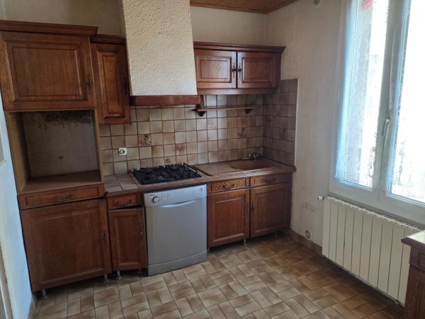 SAINT MARTIN DE VALGALGUES (30) idéal investisseur maison mitoyennes 91m² environ sur une parcelle de 175m² en centre ville.