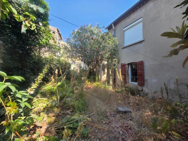 SAINT MARTIN DE VALGALGUES (30) idéal investisseur maison mitoyennes 91m² environ sur une parcelle de 175m² en centre ville.