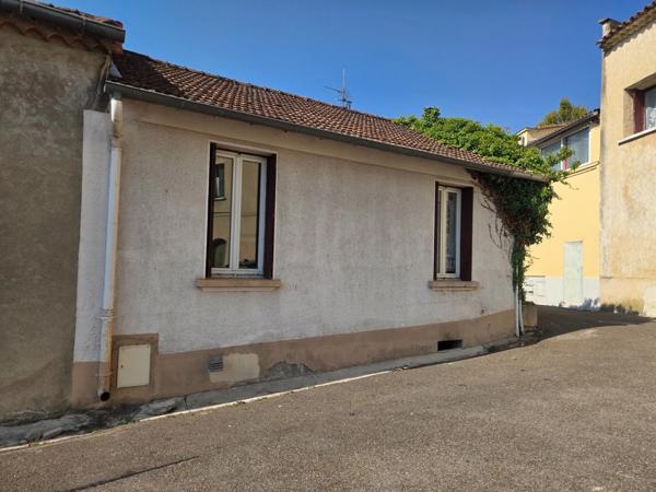 SAINT MARTIN DE VALGALGUES (30) idéal investisseur maison mitoyennes 91m² environ sur une parcelle de 175m² en centre ville.