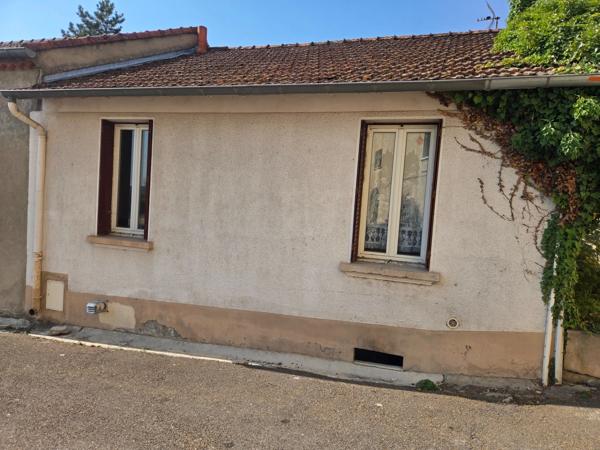 SAINT MARTIN DE VALGALGUES (30) idéal investisseur maison mitoyennes 91m² environ sur une parcelle de 175m² en centre ville.