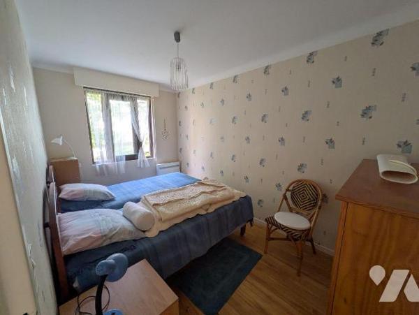 Lorient, proche gare, rue au calme, appartement au rez-de-chaussée surélevé, composé comme suit...