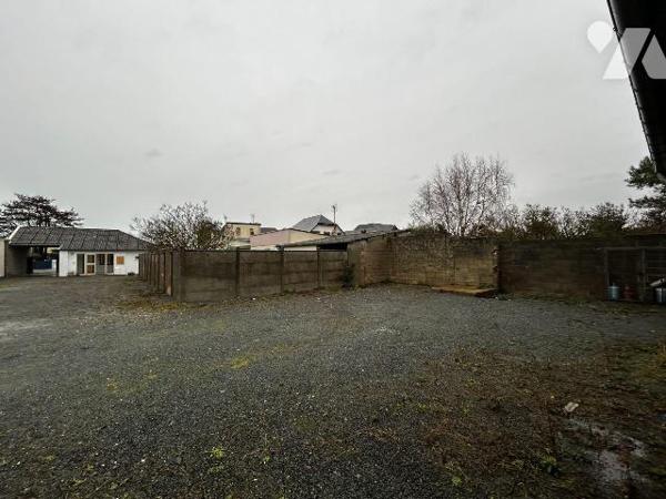 Fonds et murs commerciaux à vendre à Agon-Coutainville (50230) en Manche (50). Ce bien comprend...