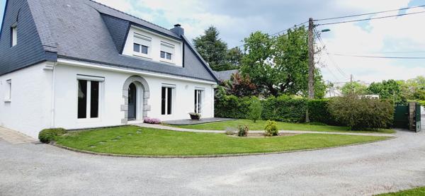NANTES Nord : En vente, Maison familiale 168 m², sur parcelle 1500 m², 5 chambres, proche commodités.
