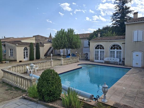 A Corbières, superbe propriété composée d'un ensemble de bâtiments sur 1356m² de terrain