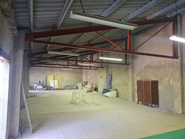 A Corbières, superbe propriété composée d'un ensemble de bâtiments sur 1356m² de terrain
