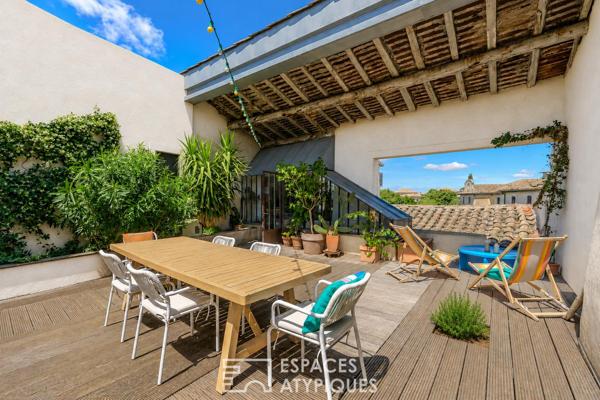 Maison d’artiste au coeur de l’Isle-sur-la-Sorgue avec atelier et terrasse panoramique