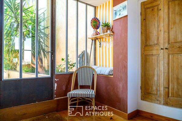 Maison d’artiste au coeur de l’Isle-sur-la-Sorgue avec atelier et terrasse panoramique