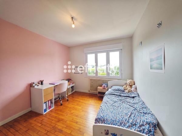 Maison
         6 pièces
        - 140 m² Exclusivité 250 000 € *