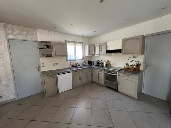 Maison 3 chambres au calme. Terrain 549 m²  Biganos