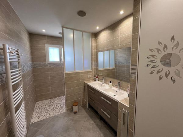 Maison 3 chambres au calme. Terrain 549 m²  Biganos