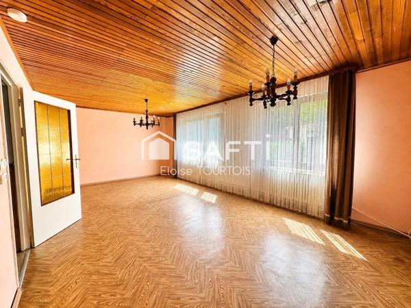 Découvrez cette charmante maison individuelle située à Creutzwald !