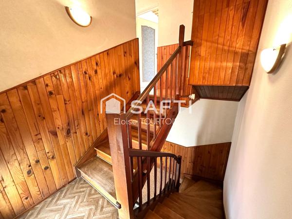 Découvrez cette charmante maison individuelle située à Creutzwald !