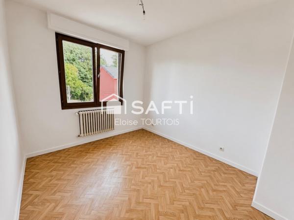 Découvrez cette charmante maison individuelle située à Creutzwald !