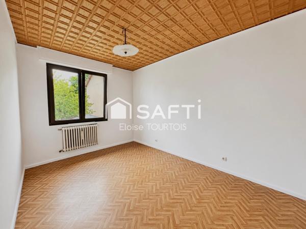 Découvrez cette charmante maison individuelle située à Creutzwald !