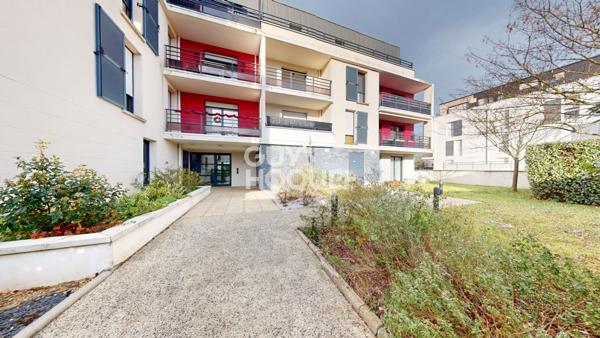 APPARTEMENT 3 PIECES - LIMITE ST CYR