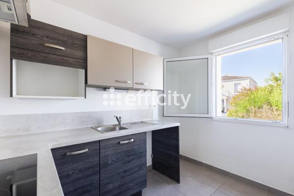 Maison
         5 pièces
        - 104 m² Exclusivité 459 000 € *