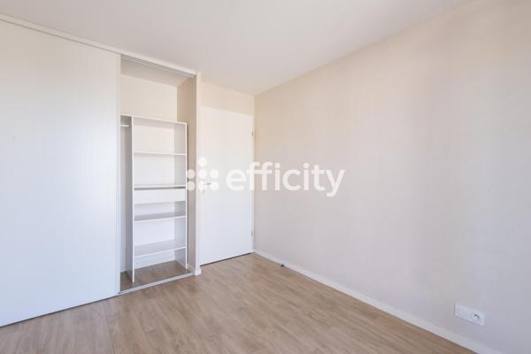 Maison
         5 pièces
        - 104 m² Exclusivité 459 000 € *
