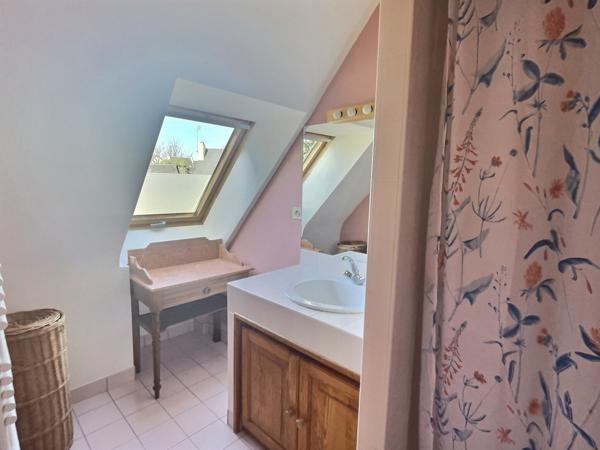 Fouesnant (29170) Belle propriété à deux pas des plages, composée d’une maison principale de 150 m² et d’une maisonnette de 40 m