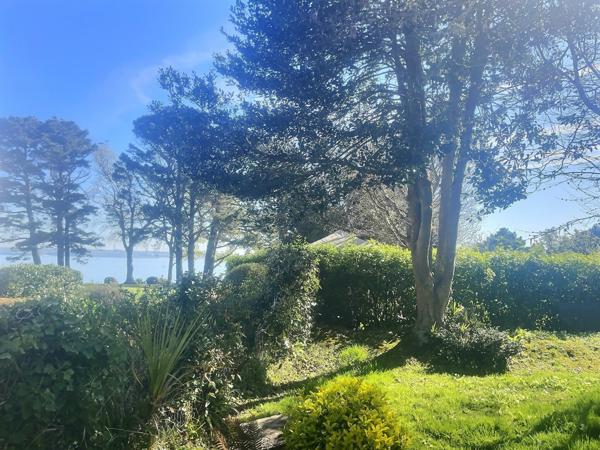 Fouesnant (29170) Belle propriété à deux pas des plages, composée d’une maison principale de 150 m² et d’une maisonnette de 40 m