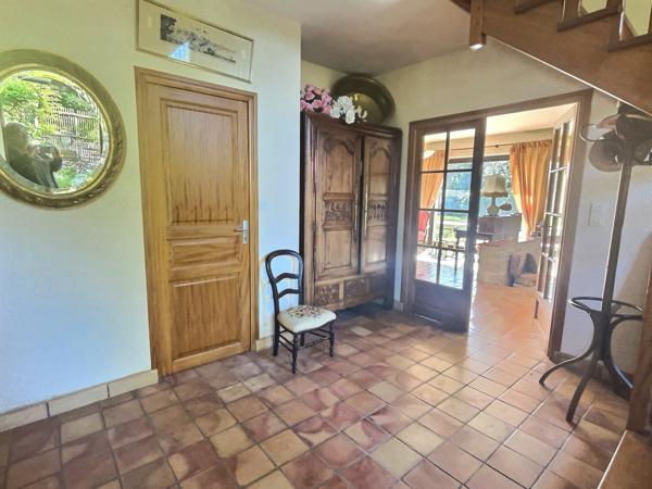 Fouesnant (29170) Belle propriété à deux pas des plages, composée d’une maison principale de 150 m² et d’une maisonnette de 40 m