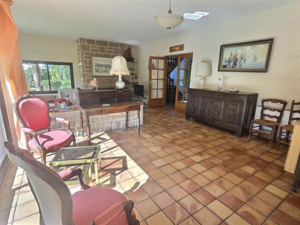Fouesnant (29170) Belle propriété à deux pas des plages, composée d’une maison principale de 150 m² et d’une maisonnette de 40 m