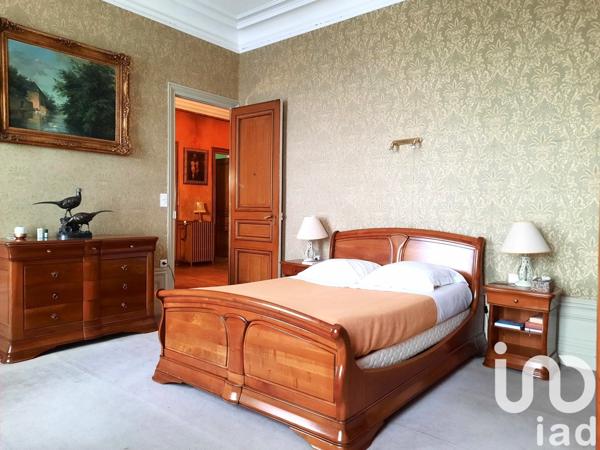 Demeure 12 pièces de 397 m² à Jarnac (16200)